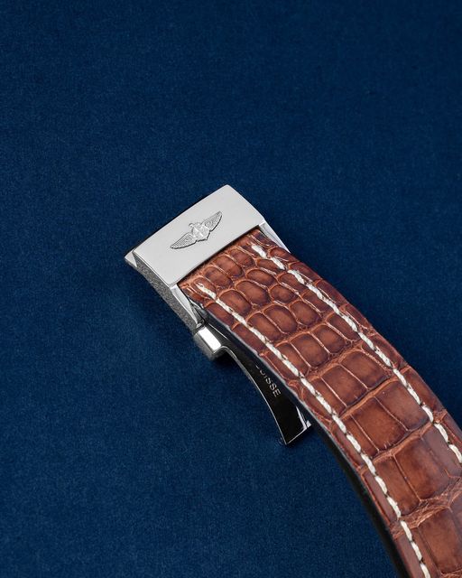 Breitling Navitimer Chronograph GMT 46 A24322 Image 4